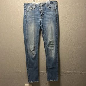 Woman’s &denim skinny ankle cut blue jeans.